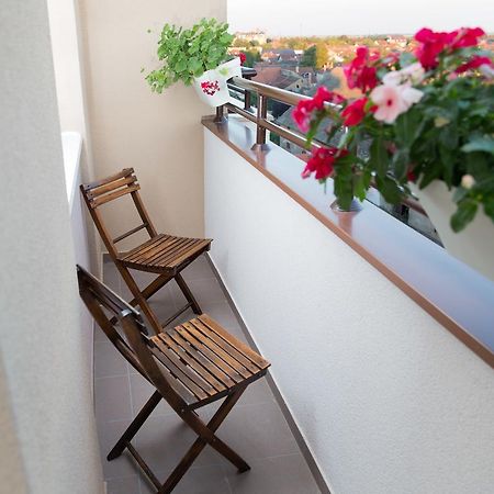 Apartment Koral Ruma Exterior photo